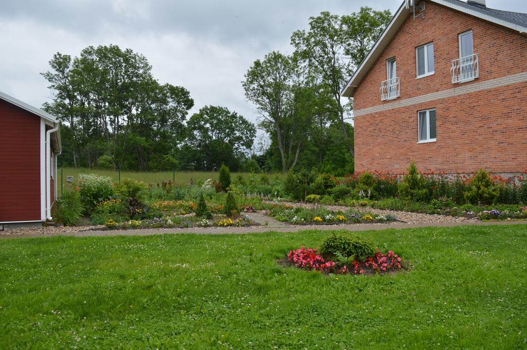 Guest House Kalnu Pupoli Šenheida Eksteriør bilde