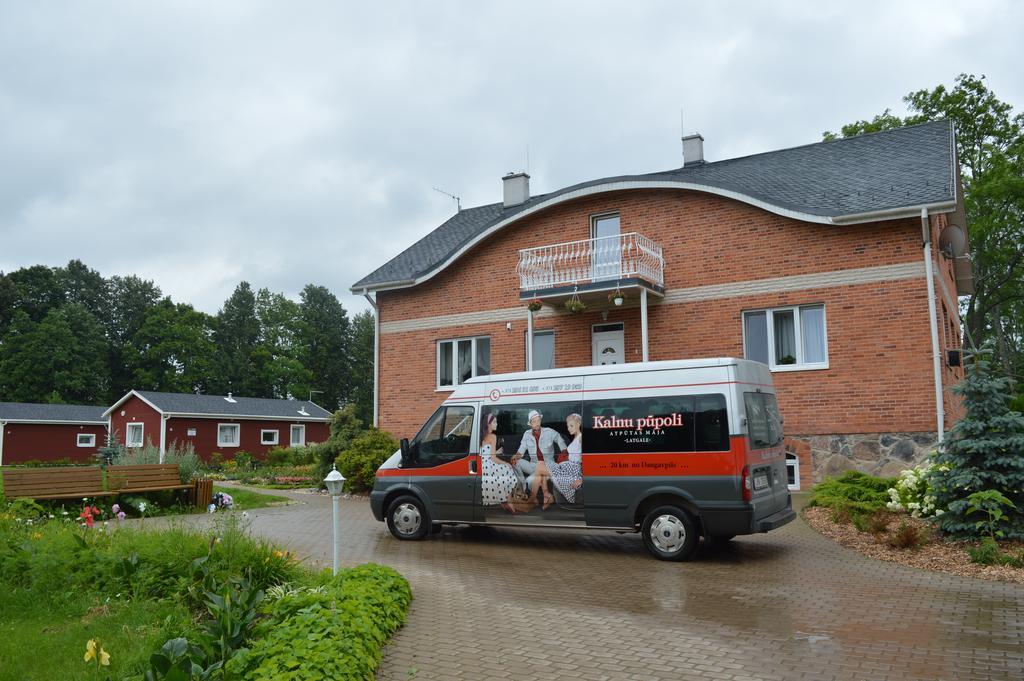 Guest House Kalnu Pupoli Šenheida Eksteriør bilde
